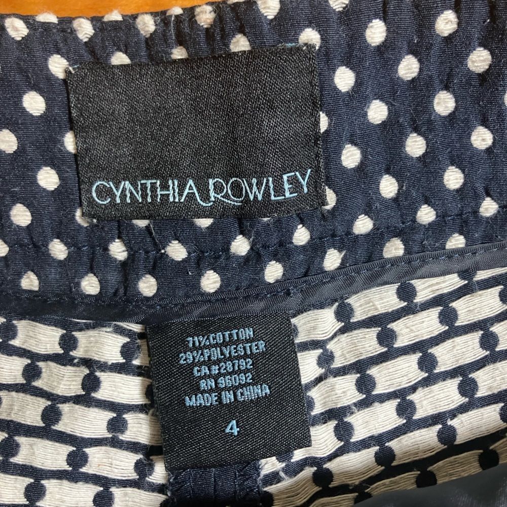 Cynthia Rowley, polkadot shorts, pockets, excellent condition, size 4 - Picture 3 of 3